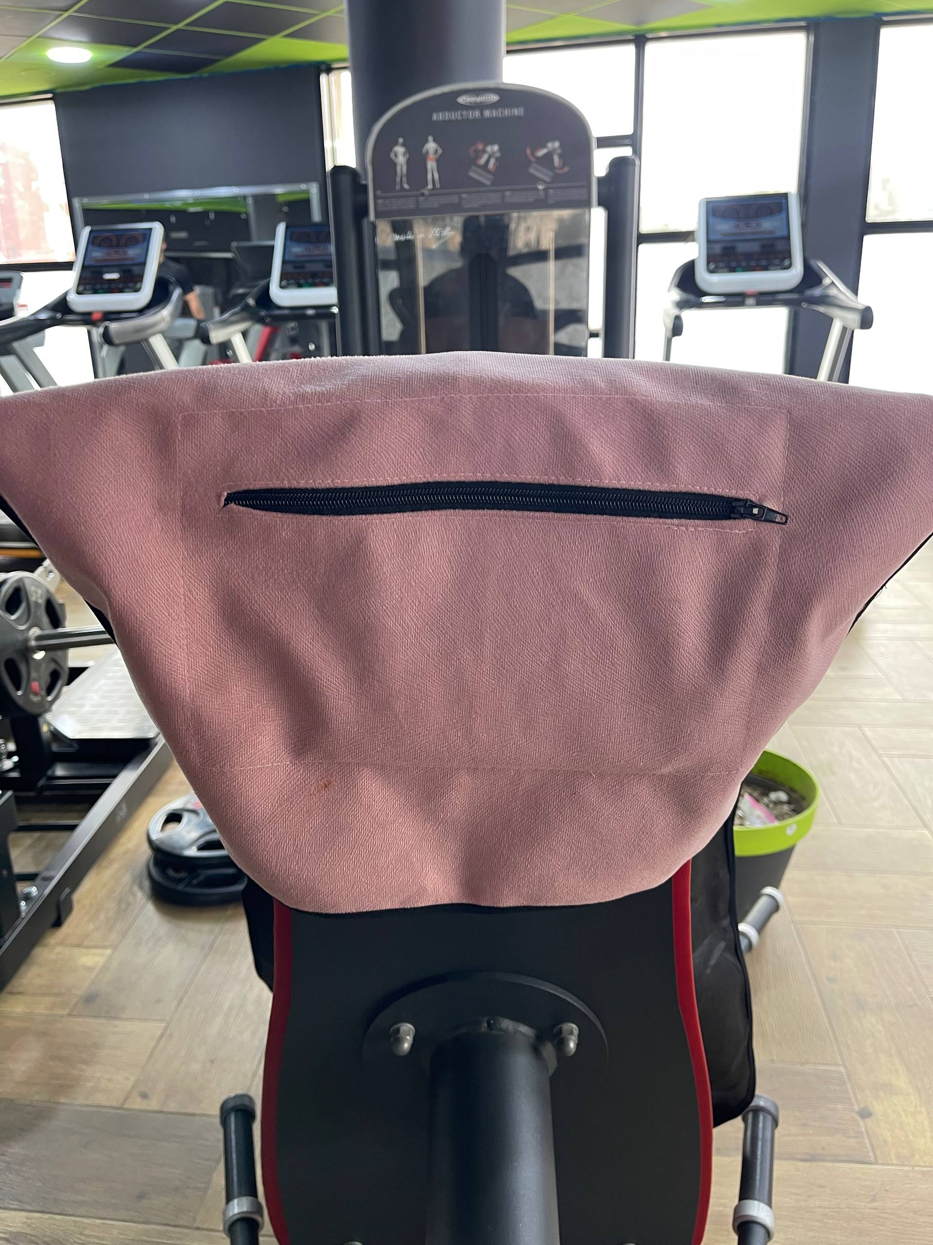 Serviette De Sport Anti-Taches   - مع حقيبتها الخاصة